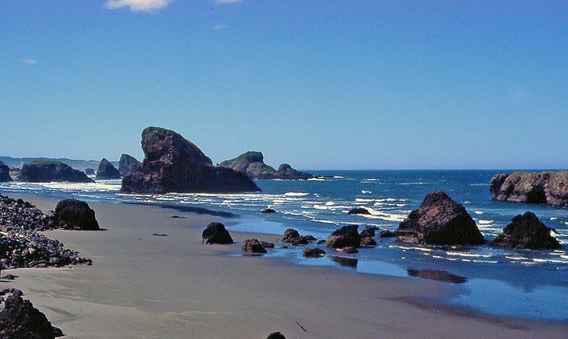 Sandy/rocky beach, Creative Commons license W. Bulach