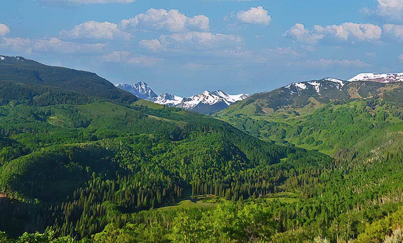 Capitol Creek winding through the mtns